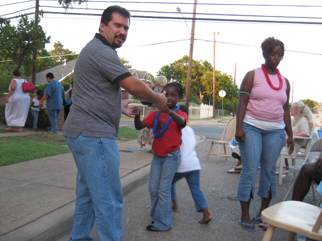 617x456 pixels (126K)